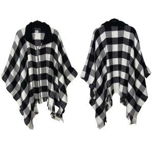 Lucky Belle Poncho Cape Women’s One Size Fringe Plaid Black white buffalo check
